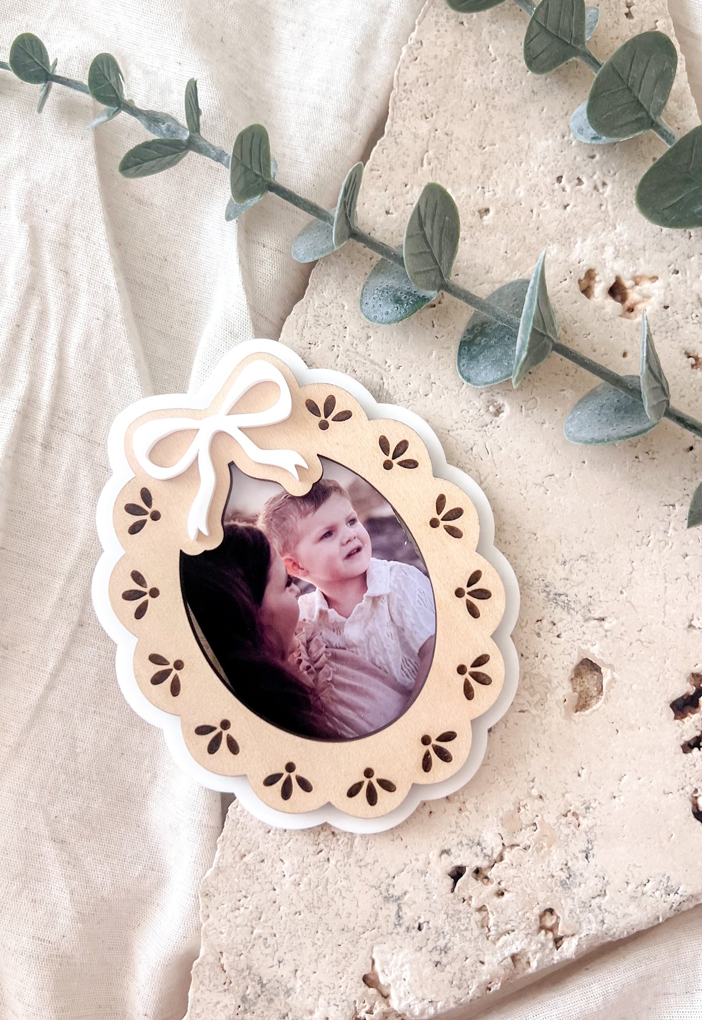 Scalloped Frame Magnet