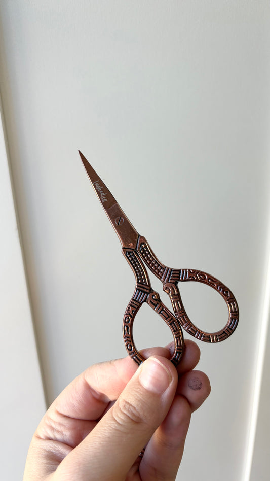 LASH SCISSORS